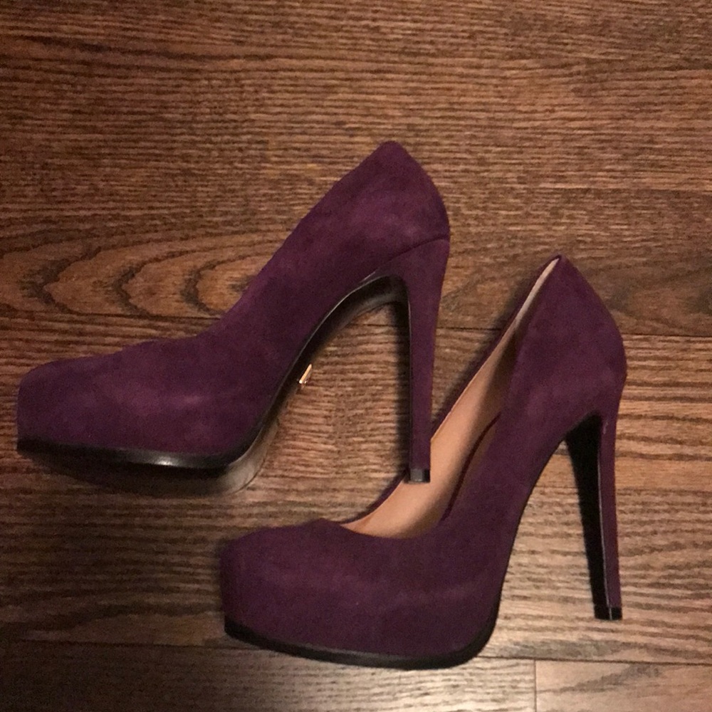 Pour la Victoire platform pumps